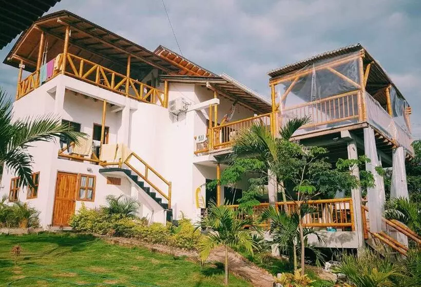 Retkeilymaja Hermanos Perdidos Surf