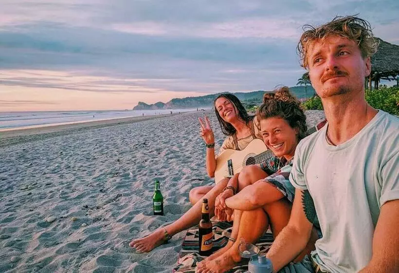 Retkeilymaja Hermanos Perdidos Surf