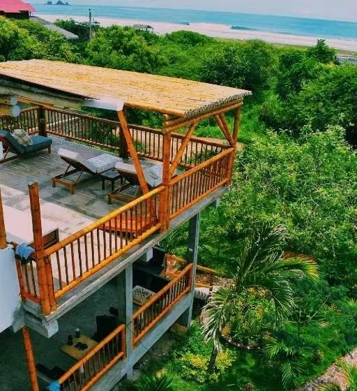 Retkeilymaja Hermanos Perdidos Surf