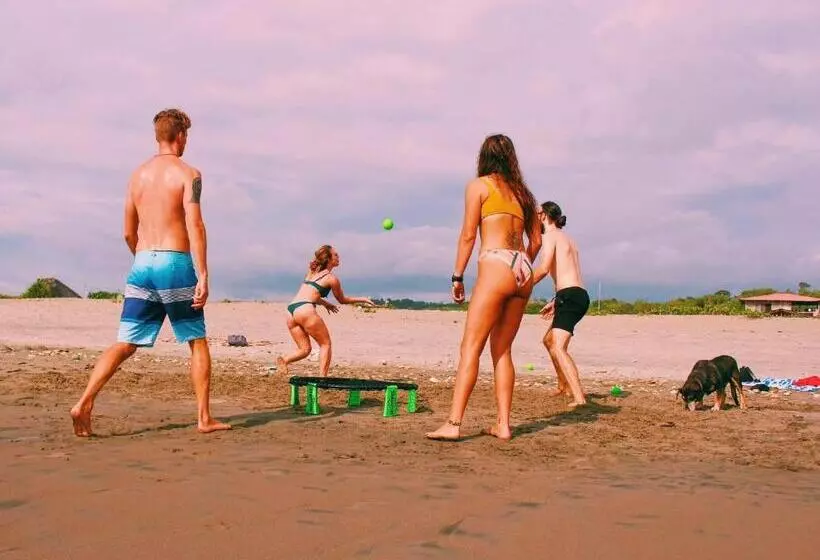 Retkeilymaja Hermanos Perdidos Surf