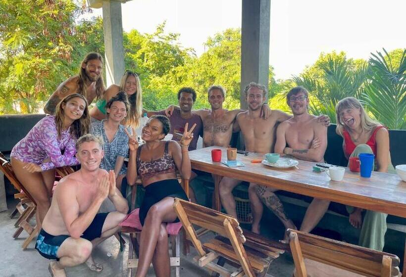 Herberge Hermanos Perdidos Surf