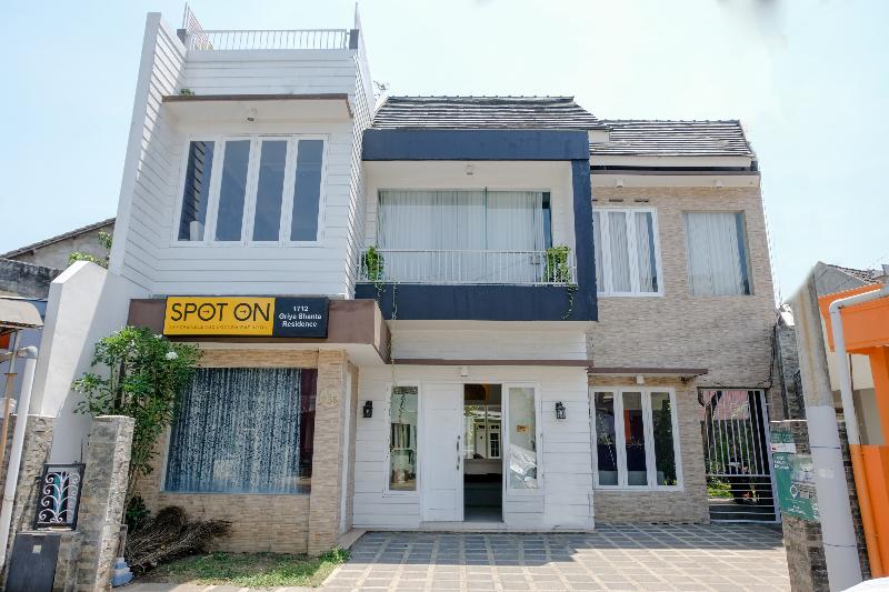 فندق صغير Spot On 1712 Griya Shanta Residence