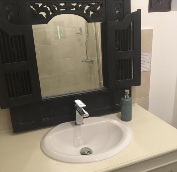 تختخواب و صبحانه Caloupilé