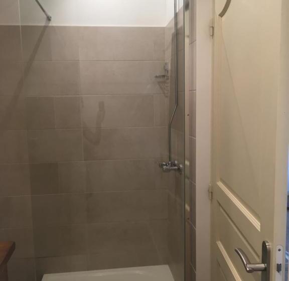 تختخواب و صبحانه Caloupilé