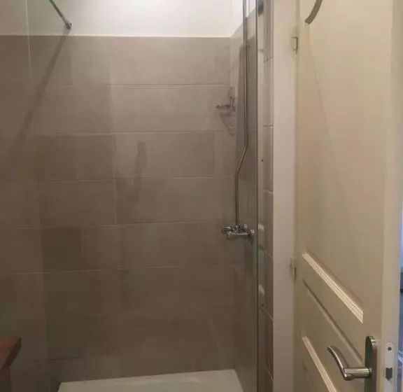 تختخواب و صبحانه Caloupilé