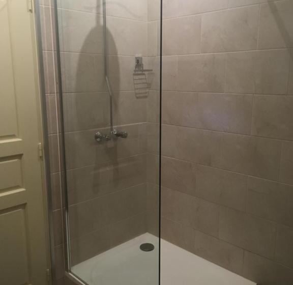 تختخواب و صبحانه Caloupilé