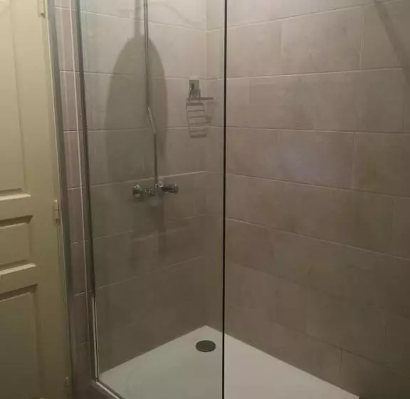 تختخواب و صبحانه Caloupilé