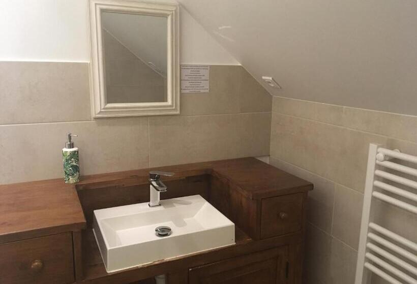 تختخواب و صبحانه Caloupilé