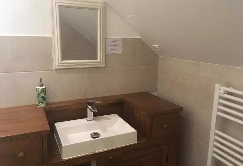 تختخواب و صبحانه Caloupilé