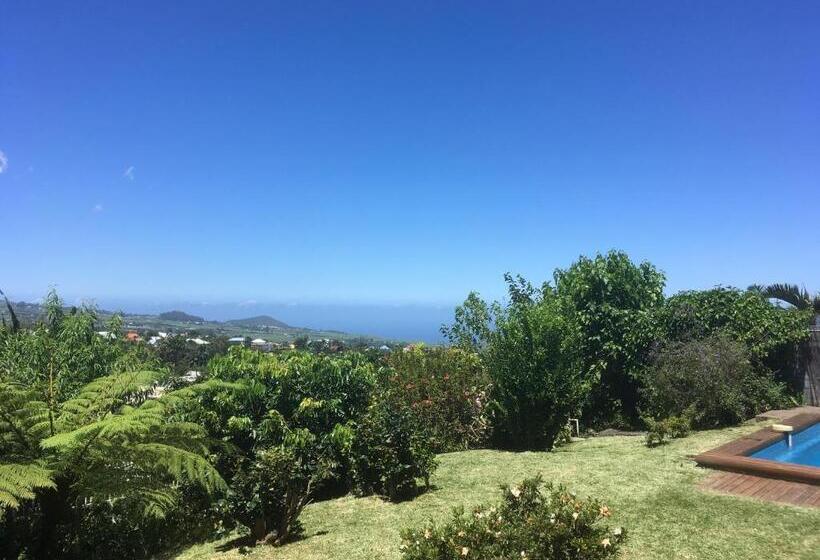 تختخواب و صبحانه Caloupilé