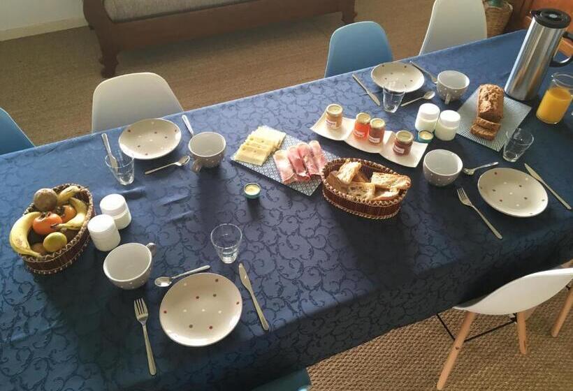 تختخواب و صبحانه Caloupilé