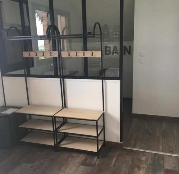 تختخواب و صبحانه Caloupilé