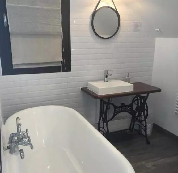 تختخواب و صبحانه Caloupilé