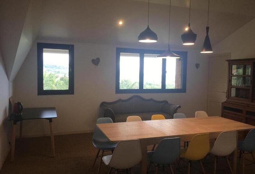 تختخواب و صبحانه Caloupilé