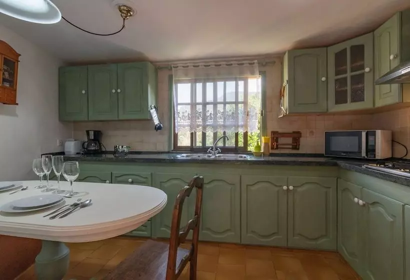 Casa De Vacaciones En El Zumacal