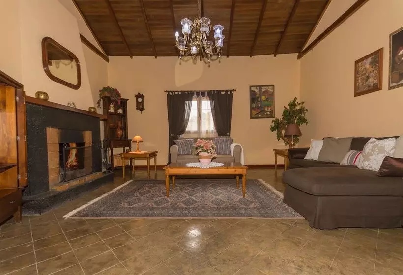 Casa De Vacaciones En El Zumacal