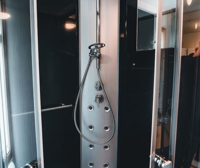 Eyja Mörk & Bubble Bedroom