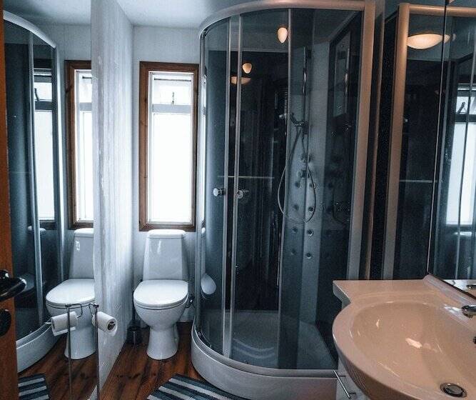 Eyja Mörk & Bubble Bedroom