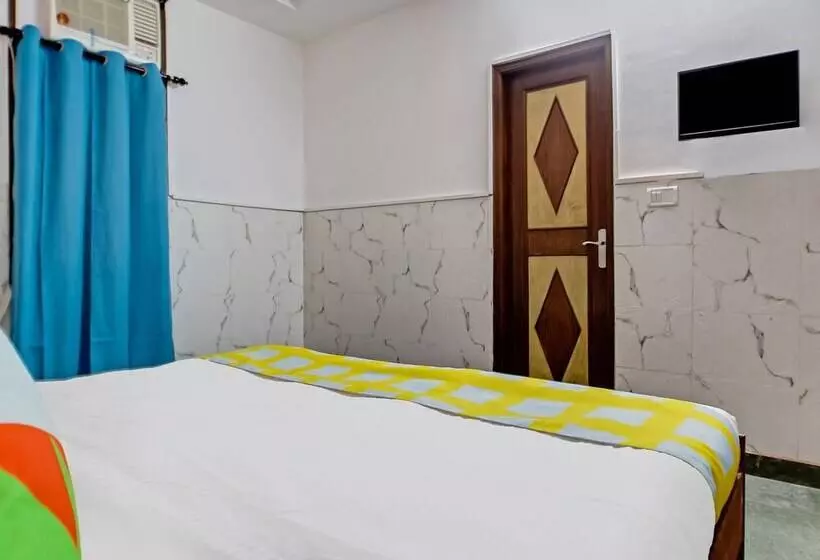 ホテル Oyo Home 38093 Designer Stay Near Sector 59 Metro Station