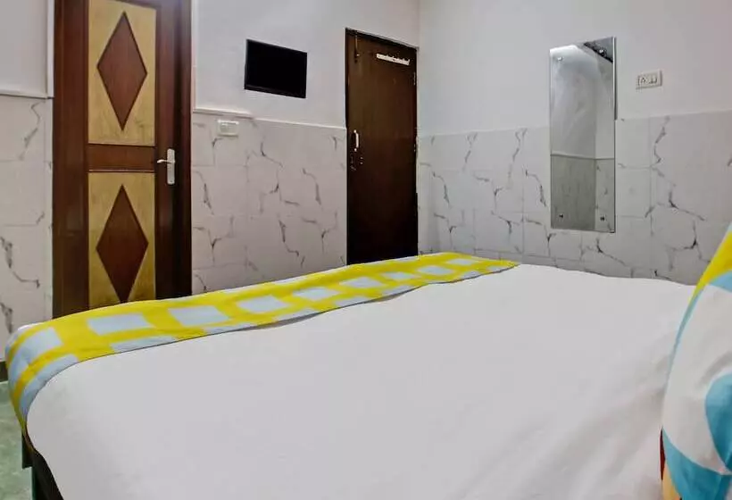 ホテル Oyo Home 38093 Designer Stay Near Sector 59 Metro Station