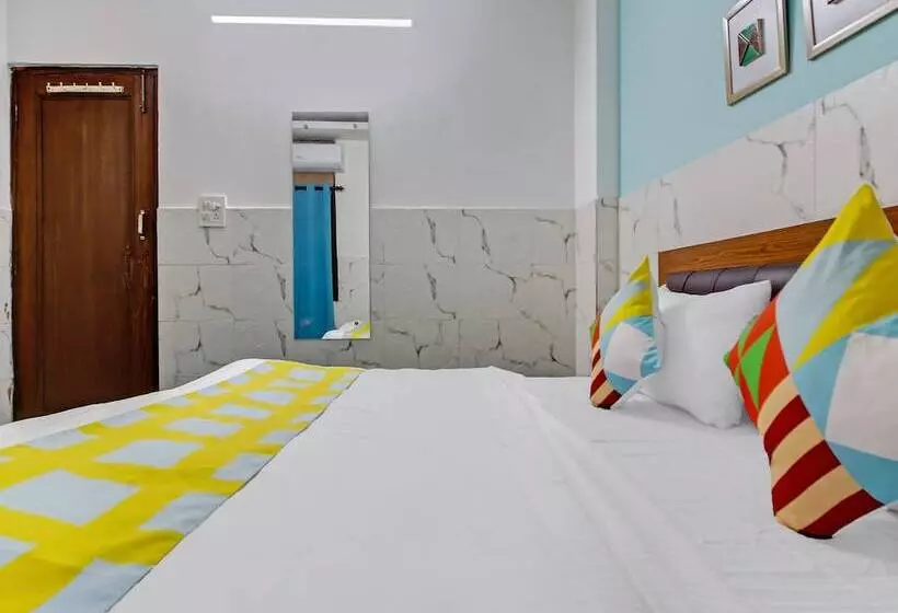 ホテル Oyo Home 38093 Designer Stay Near Sector 59 Metro Station