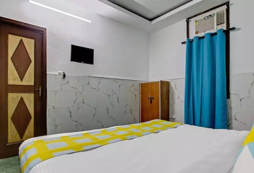 ホテル Oyo Home 38093 Designer Stay Near Sector 59 Metro Station