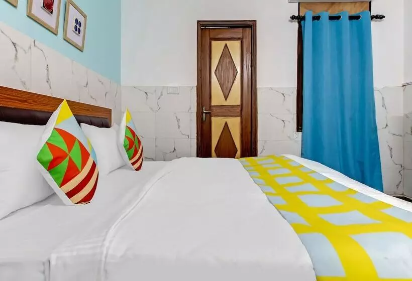 ホテル Oyo Home 38093 Designer Stay Near Sector 59 Metro Station