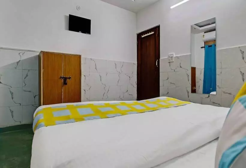 ホテル Oyo Home 38093 Designer Stay Near Sector 59 Metro Station