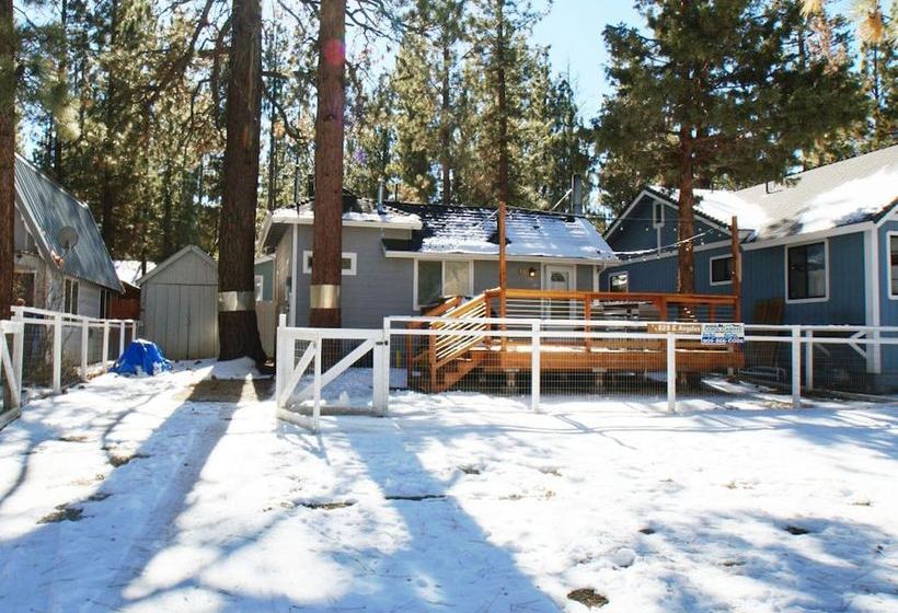 All Decked Out  2br/2ba/netflix/wifi