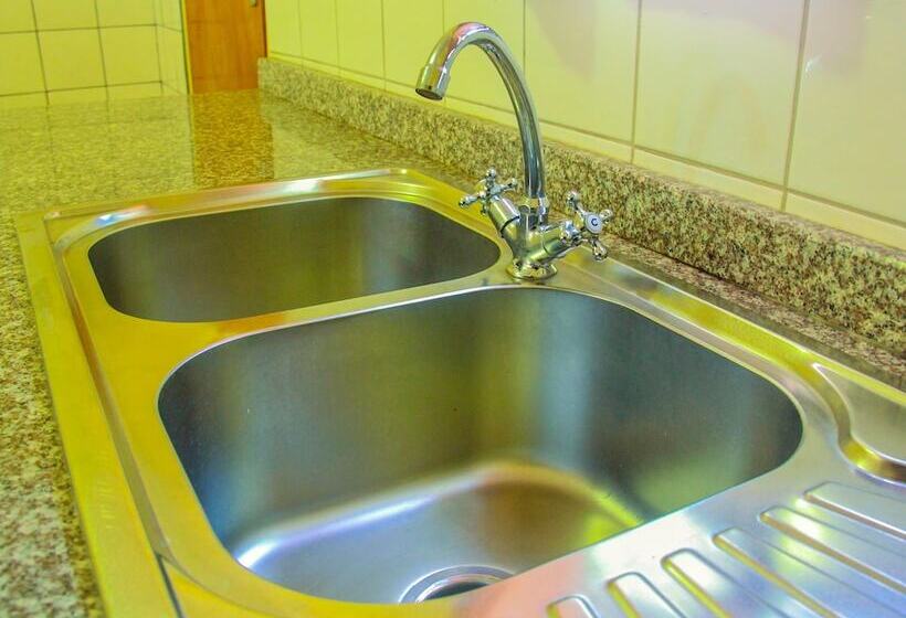 تختخواب و صبحانه Bj&t Vacation Homes