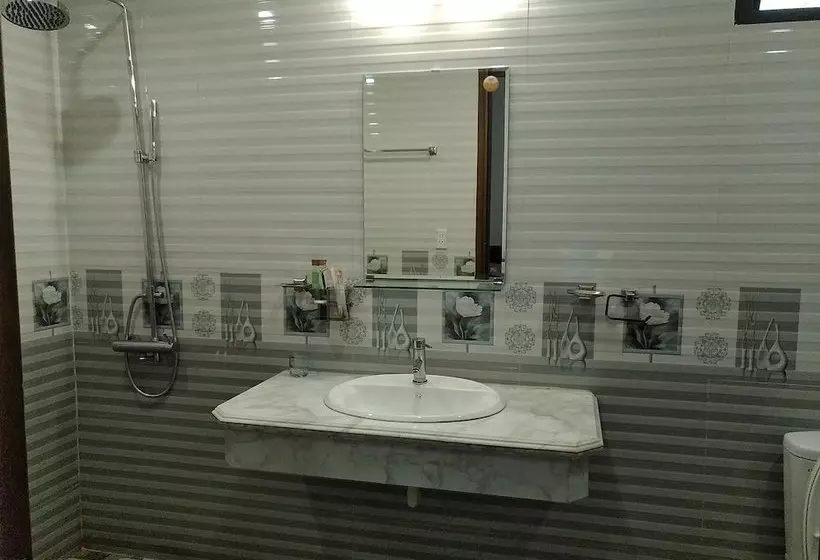 Hotelli Halong And Me