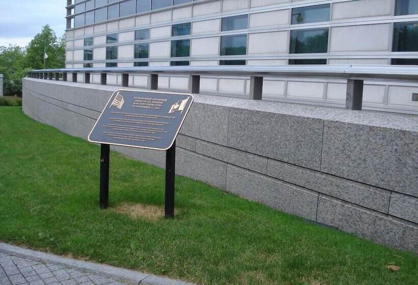 בית מלון כפרי Jjs Park Inn