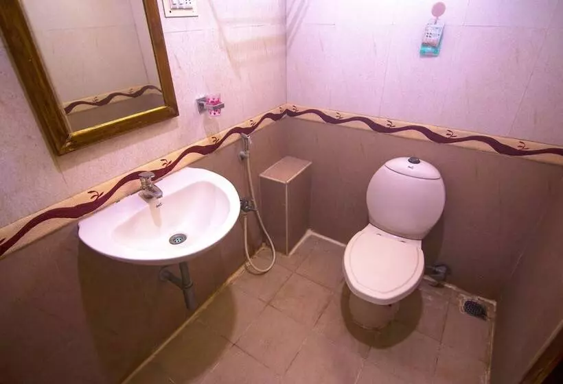 هتل Jjs Park Inn