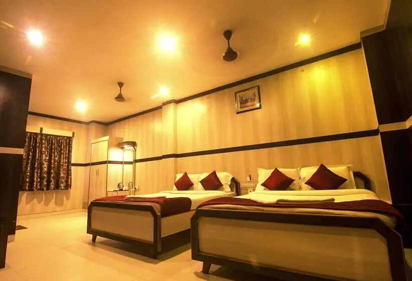 هتل Jjs Park Inn