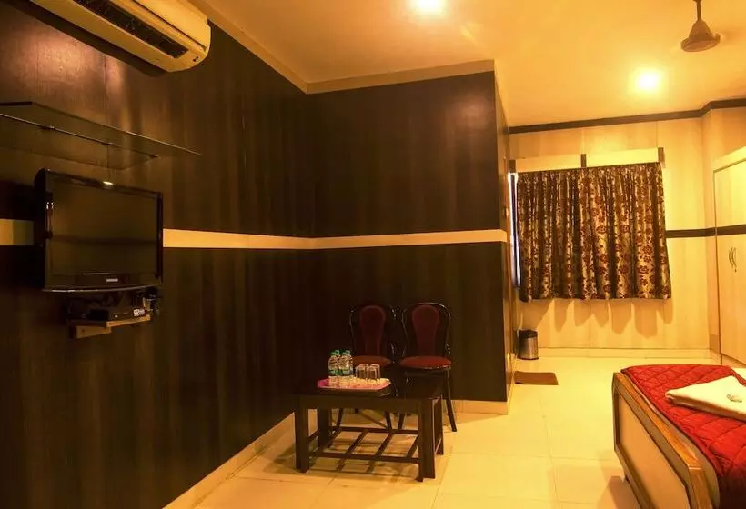 هتل Jjs Park Inn