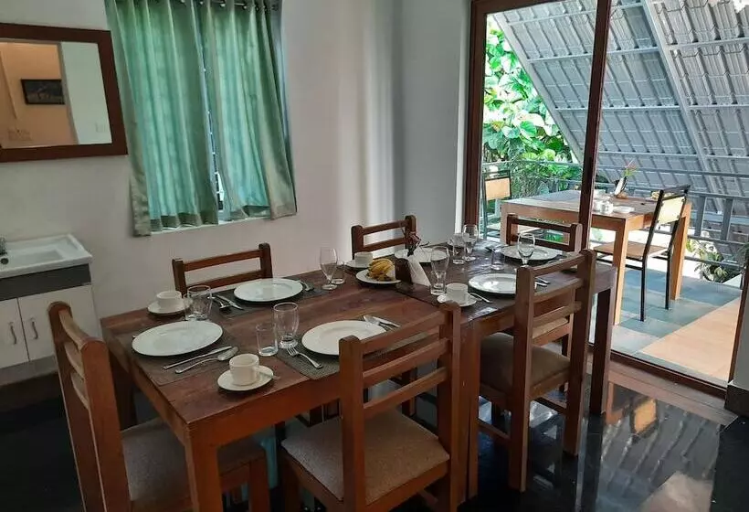 Hotelli Spice Villa Thekkady