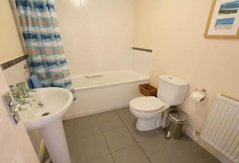 Oysters Sleeps 6 Modern Villa & Dog Friendly