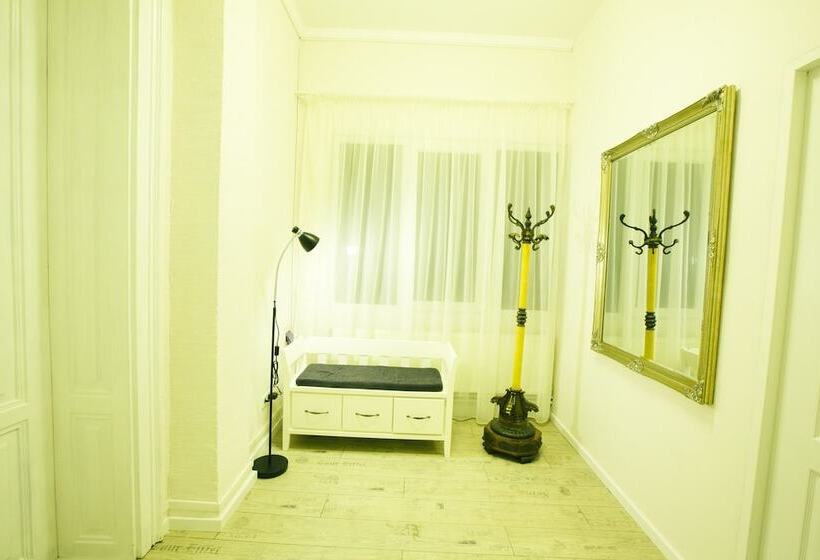 پانسیون Charma Residence