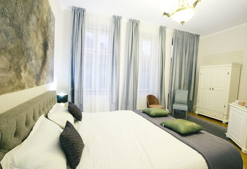 پانسیون Charma Residence