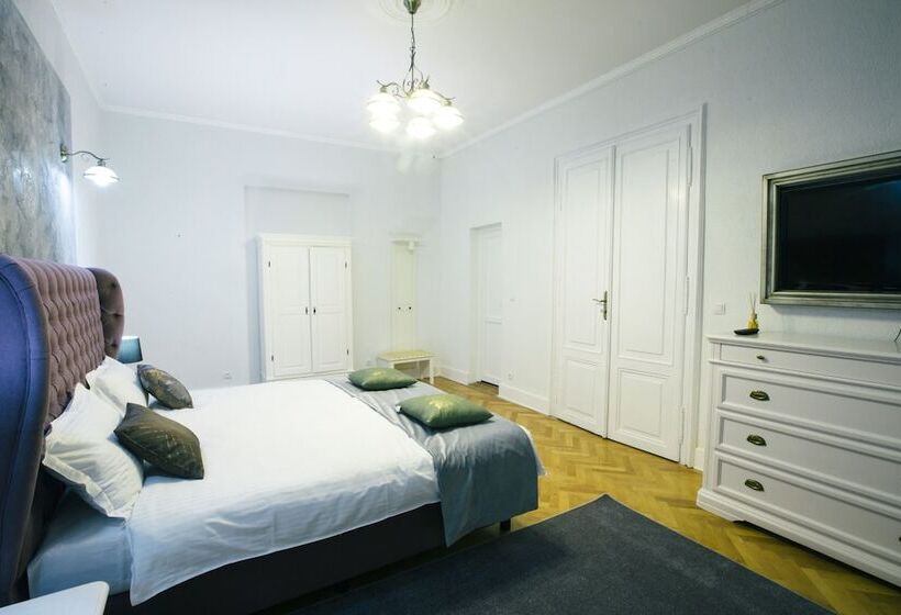 پانسیون Charma Residence