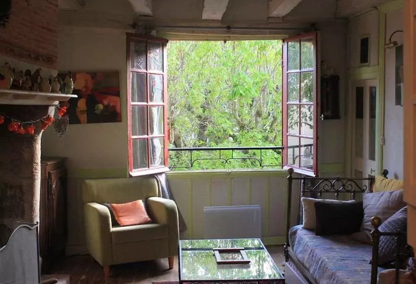 Majatalo Relais De La Mirpe