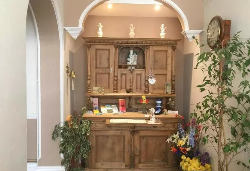 Majatalo Rivendell Guest House