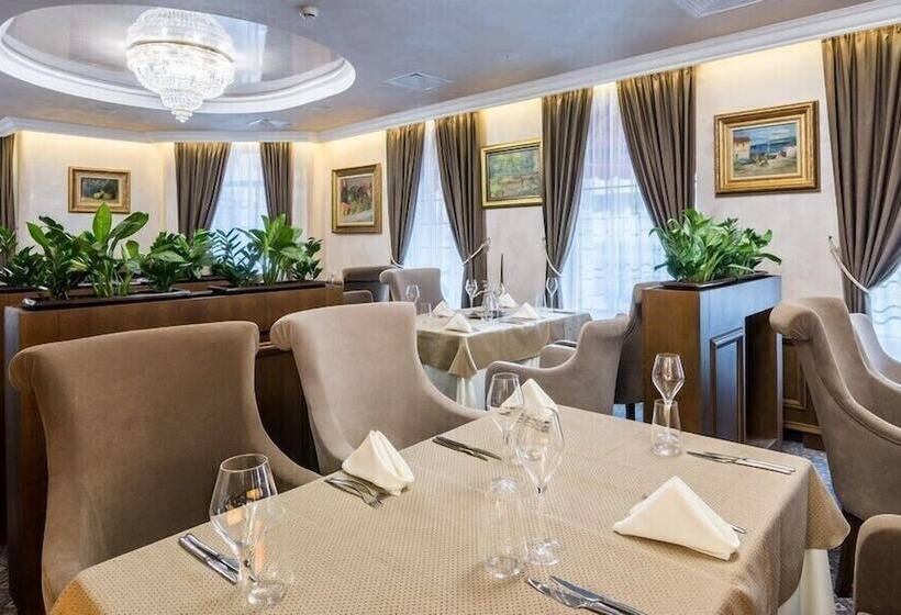 Residence City Garden Certificate Of Excellence 3rd Place In Top 10 Best Five Stars City Hotels Fo