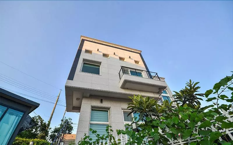Sun And Moon Pension
