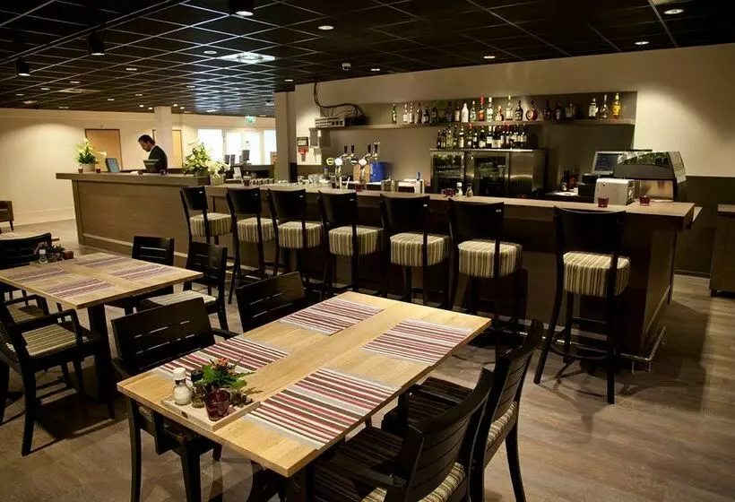 בית מלון כפרי Tulip Inn Meerkerk