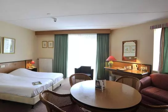 בית מלון כפרי Tulip Inn Meerkerk