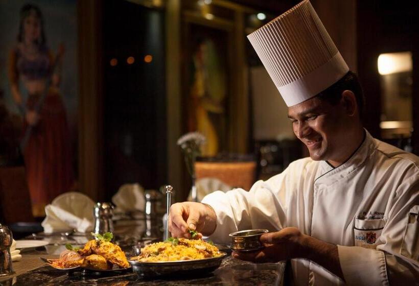 فندق Earls Regency