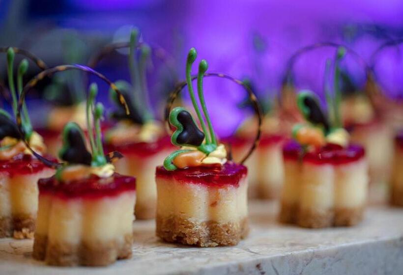 فندق Earls Regency