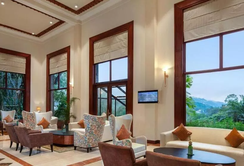 فندق Earls Regency