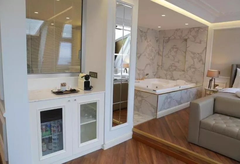 Mina Hotel   Special Category